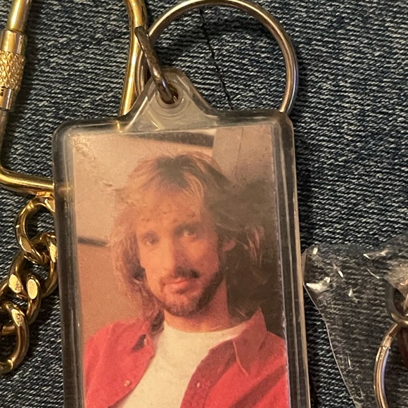 Assorted Vintage Keychain Collection - Picture 8 of 11